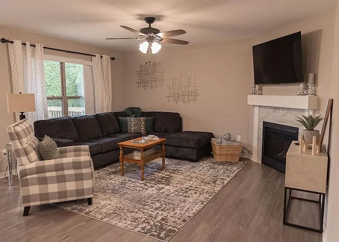 Brand New 3 Bedroom! Apartment *