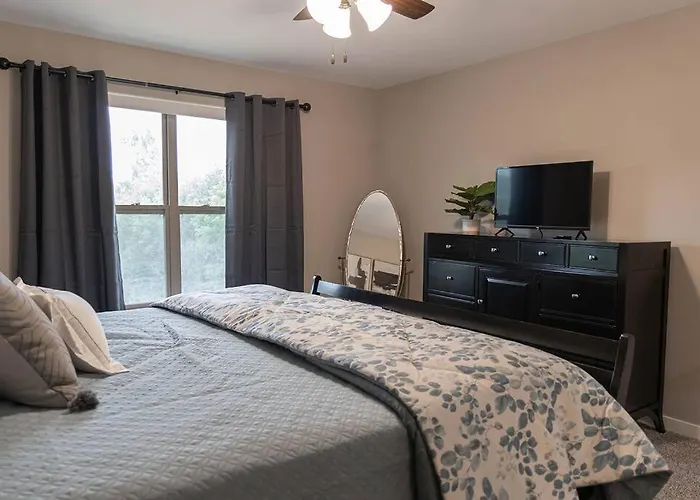Apartment Brand New 3 Bedroom! *