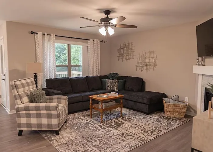 Apartment Brand New 3 Bedroom! *