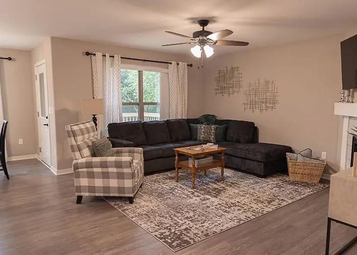 Brand New 3 Bedroom! Apartment